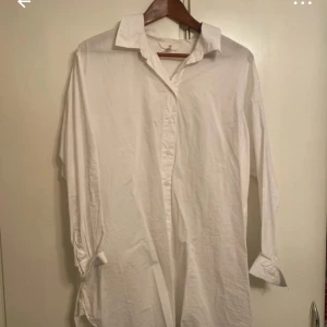 Lång skjorta  - Mycket fin! 