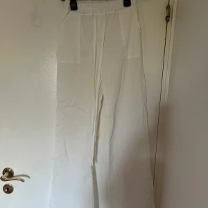 Linnebyxor - Skriv privat om du är intresserad 