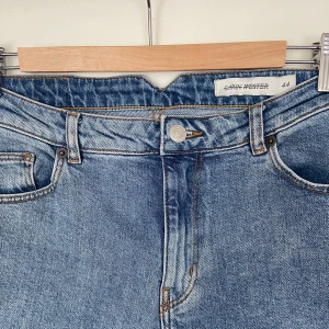 Jeans från Carin Wester - Jeans från Carin Wester.  Croppad rak passform.  Storlek 44 men är mer som en 40. 