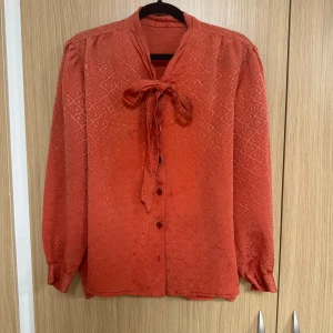 Vintage blus - Rosa vintage blus, jätte sjön och fin