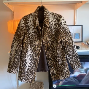 Leopard jacka!!! - Skitnsygg leopard jacka / blazer från Humana!