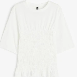 Smockad tröja - Såå fin och trendig! Slutsåld överallt i storleken💕