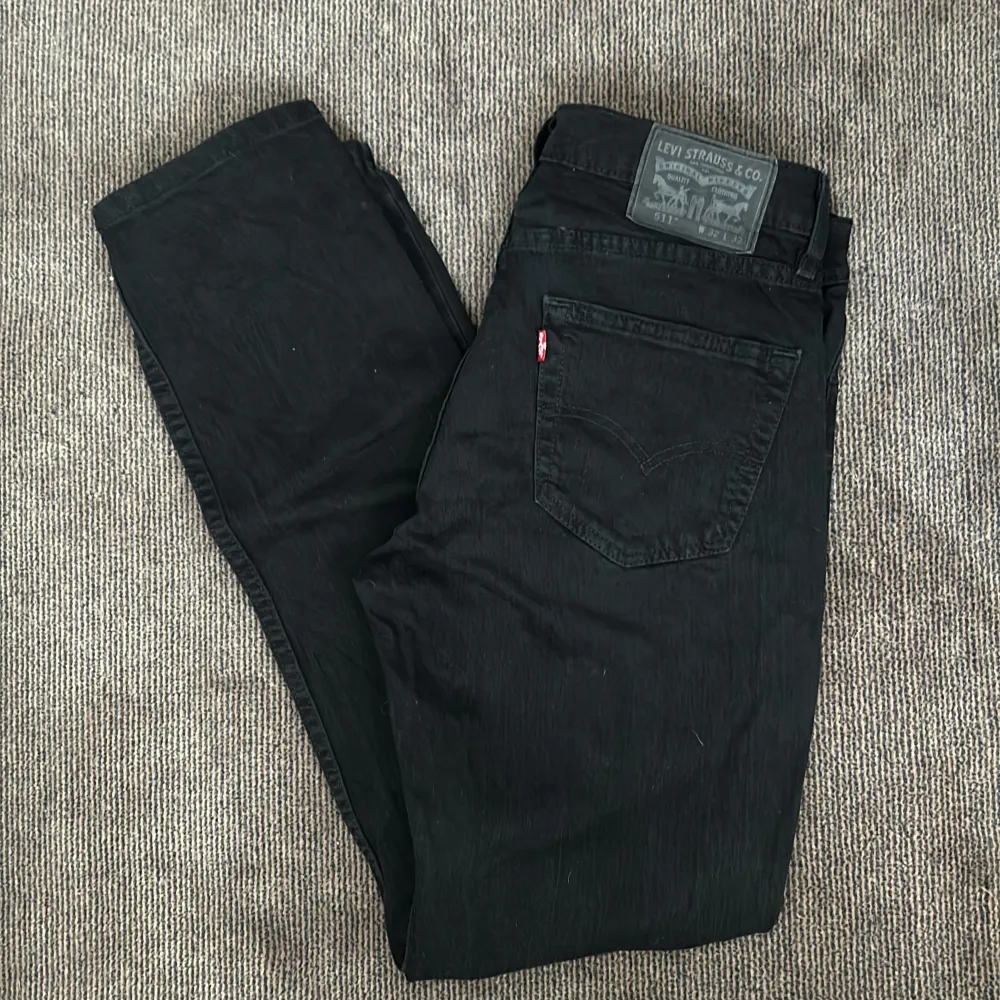Ett par svarta Levi’s 511 Jeans. Vintagejeans som köptes för ett halvår sen. Aldrig använt själv.   Skriv privat om info eller annat!. Jeans & Byxor.