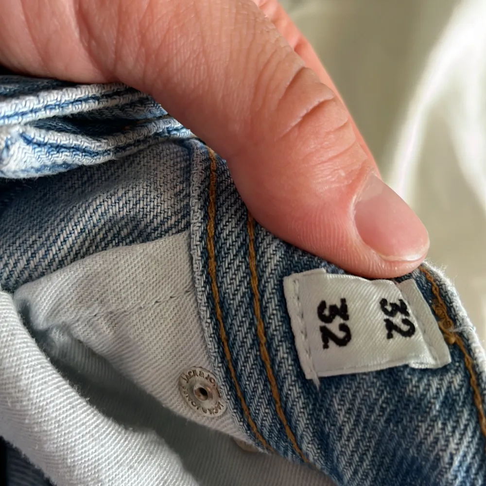 Storlek 32/32  Chris/Relaxed Förekommer inga defekter förutom nötning av märket vid midjebandet. Priset är inte fast.. Jeans & Byxor.