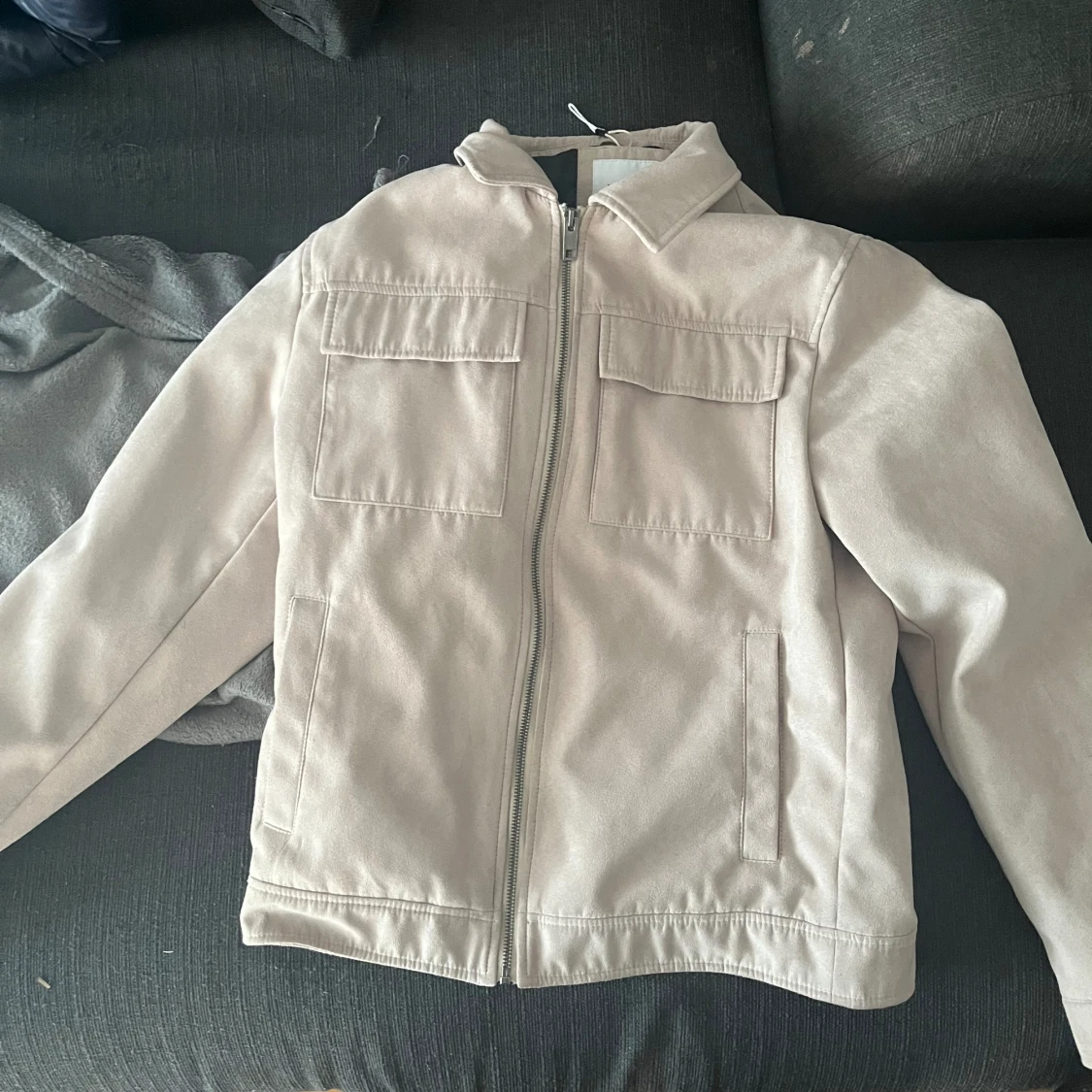 Jack Jones  sänkas vid snabb äffer  - 90