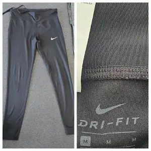 Nike tränings thights i storlek M; Färg: svart. Tightsen är använda ett fåtal gånger och är i mycket fint skick, säljs då dom inte passar mig i storleken längre.Köpt från Zalando.❌️Seriösa  köpare❌️