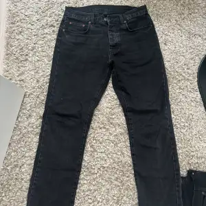 Jeans i fint skick, storlek EUR40. Hämtas i Nacka Strand, frakt ingår inte i priset.