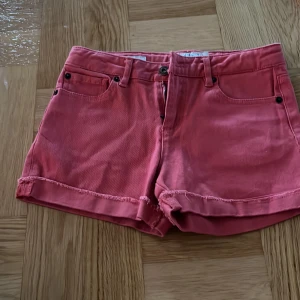 Shorts  - Fina shorts. Använde dom inte så mycket tyvärr. 
