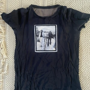 Limitato - Säljer två stycken Limitato t-shirts i storlek S. Säljes i befintligt skick. Säljes tillsammans. 199 för båda två. 