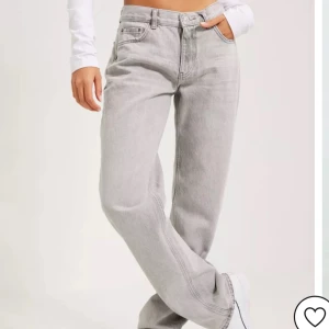 Lågmidjade jeans - Lågmidjade jeans ifrån Gina i stl 34💕köpta för 500kr