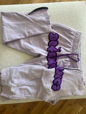 Mjukis set - Lila mjukisset från doganci. Köpt förra sommaren och inte använt så mycket.