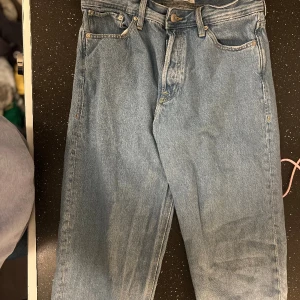 baggy jeans jack and jones - bra skick, använt 2 ggr