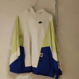 Nike hoodie - Knappt använd 