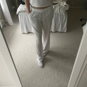 Linnebyxor - Jätte fina vita linnebyxor från lager 157. Fint skick❤️Pris går att diskutera