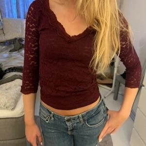 Vinröd spetstopp✨✨ - Så snygg vinröd spetstopp i toppenskick! 