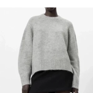 Storlek s - Säljer min stickade tröja från zara som är slutsåld i storlek s