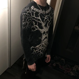 Intressekoll på affliction x sematary collab  - (Har bud på 1800 kr) Har beställt denna i Large som är slutsåld överallt (har lappar kvar)