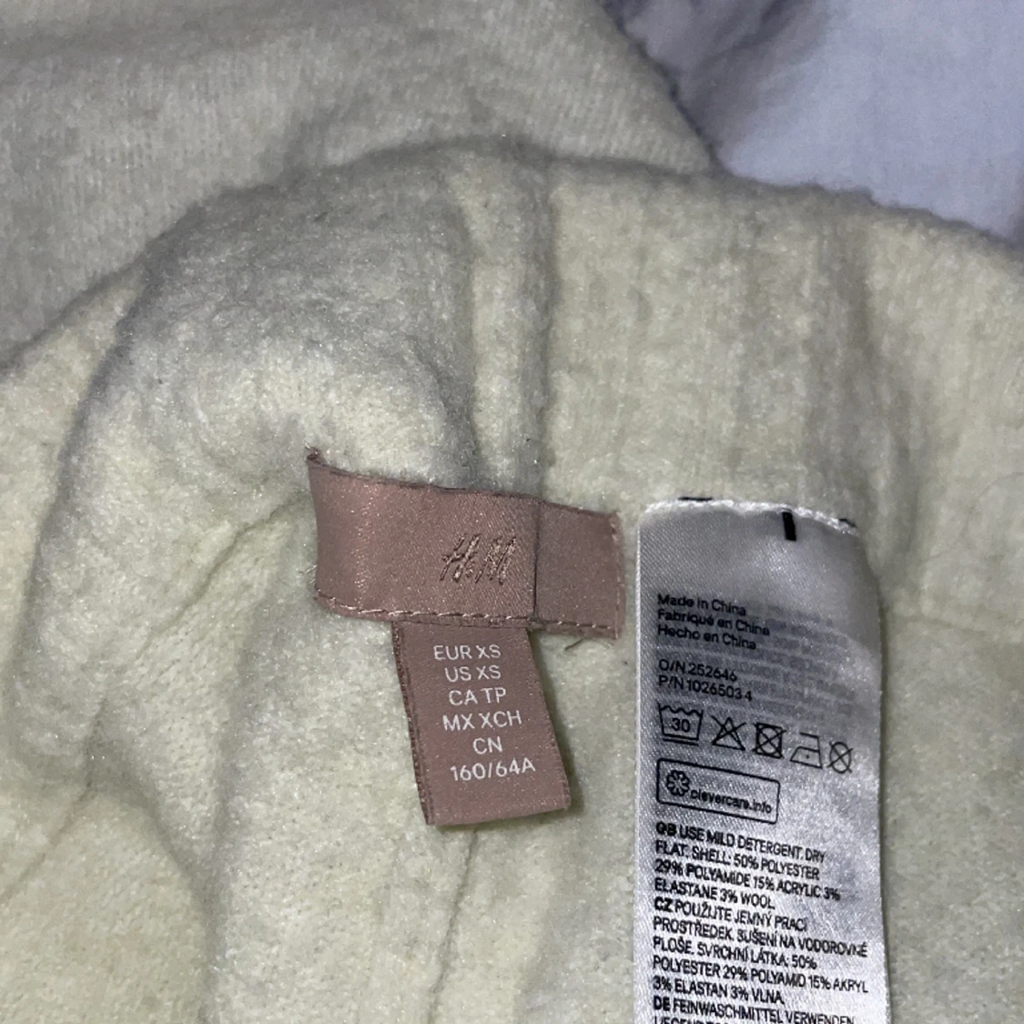 Jättefint stickat sett - 91