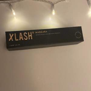 Säljer min helt oanvända xlash mascaran. Fick den på julafton men har så många mascaror så kommer it ha någon användning för den. Hör av er vid frågor och intresse!💖