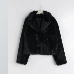 Pälsjacka - Ny pälsjacka från Ginatricot med lapparna kvar!💕