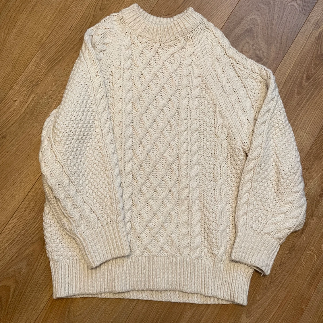 Kabelstickad tröja - 90