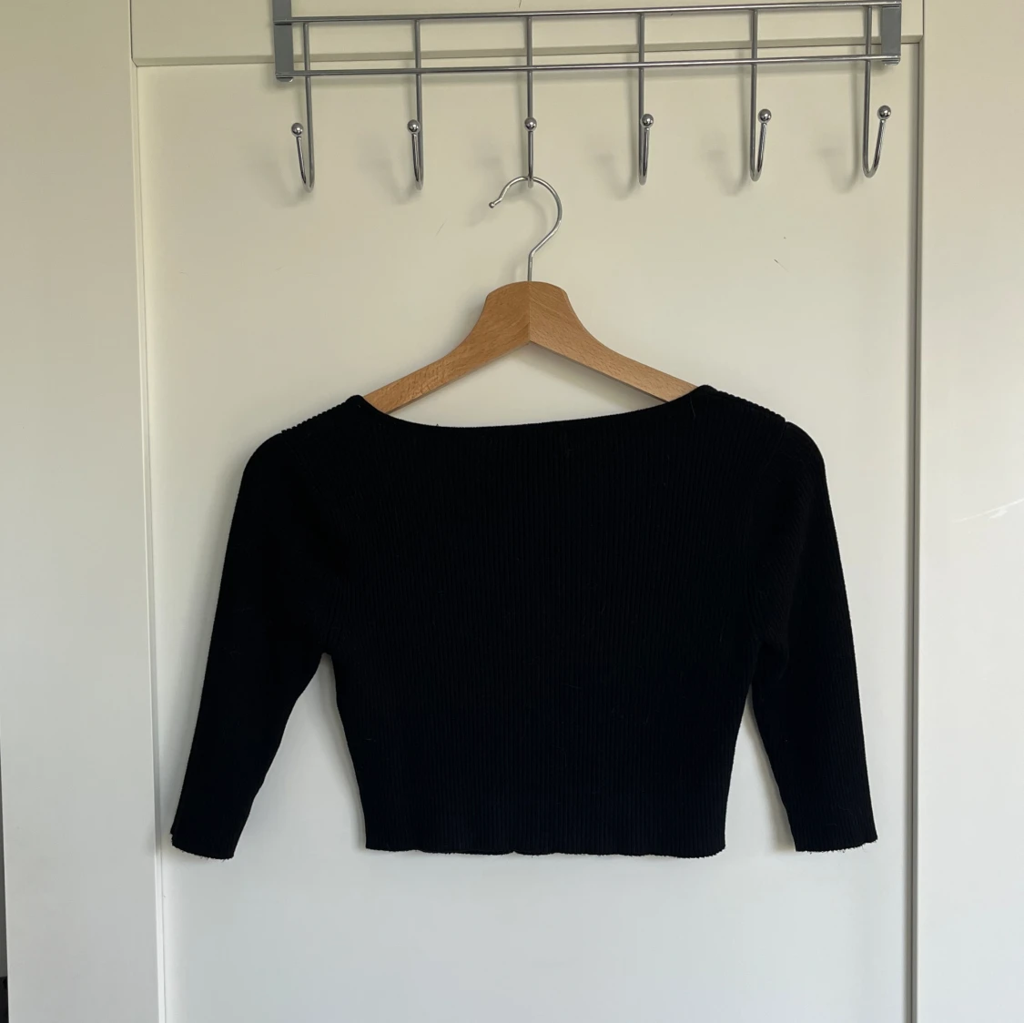 Svart croppad tröja - 90
