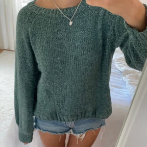 Glittrig tröja - Grön glittrig tjocktröja