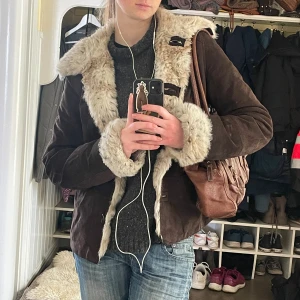 vintage mockaläderjacka med päls ✨✨ - supersnygg vintage jacka från marco pecci <3 kom med prisförslag och skriv vid frågor 💕äkta läder, fejk päls!