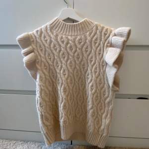 Super gullig tröja från name it som är köpt på Åhléns!💕 Storleken motsvarar S!  Köp via ”köp nu”