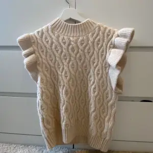 Super gullig tröja från name it som är köpt på Åhléns!💕 Storleken motsvarar S!  Köp via ”köp nu”