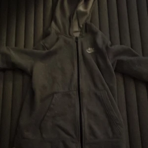 Nike tröja  - Grå Nike tröja 145-158