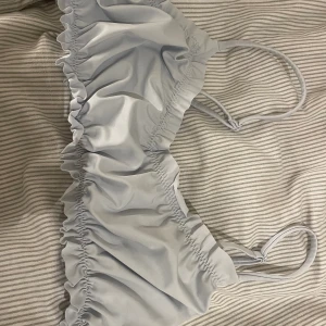 Bikini  - Super söt ljusblå/babyblå bikini från Nakd. Står ej vilken storlek men jag skulle säga s/m. Aldrig använd.