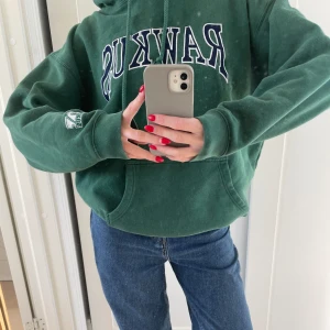 Oversized hoodie - Super ball och skön hoodie som sitter perfekt! Jag är 171 cm!