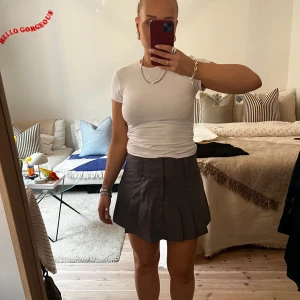 Kjol från NA-KD  - Kjol från Gina tricot i nyskick. Använd 1 gång.  Storlek: S