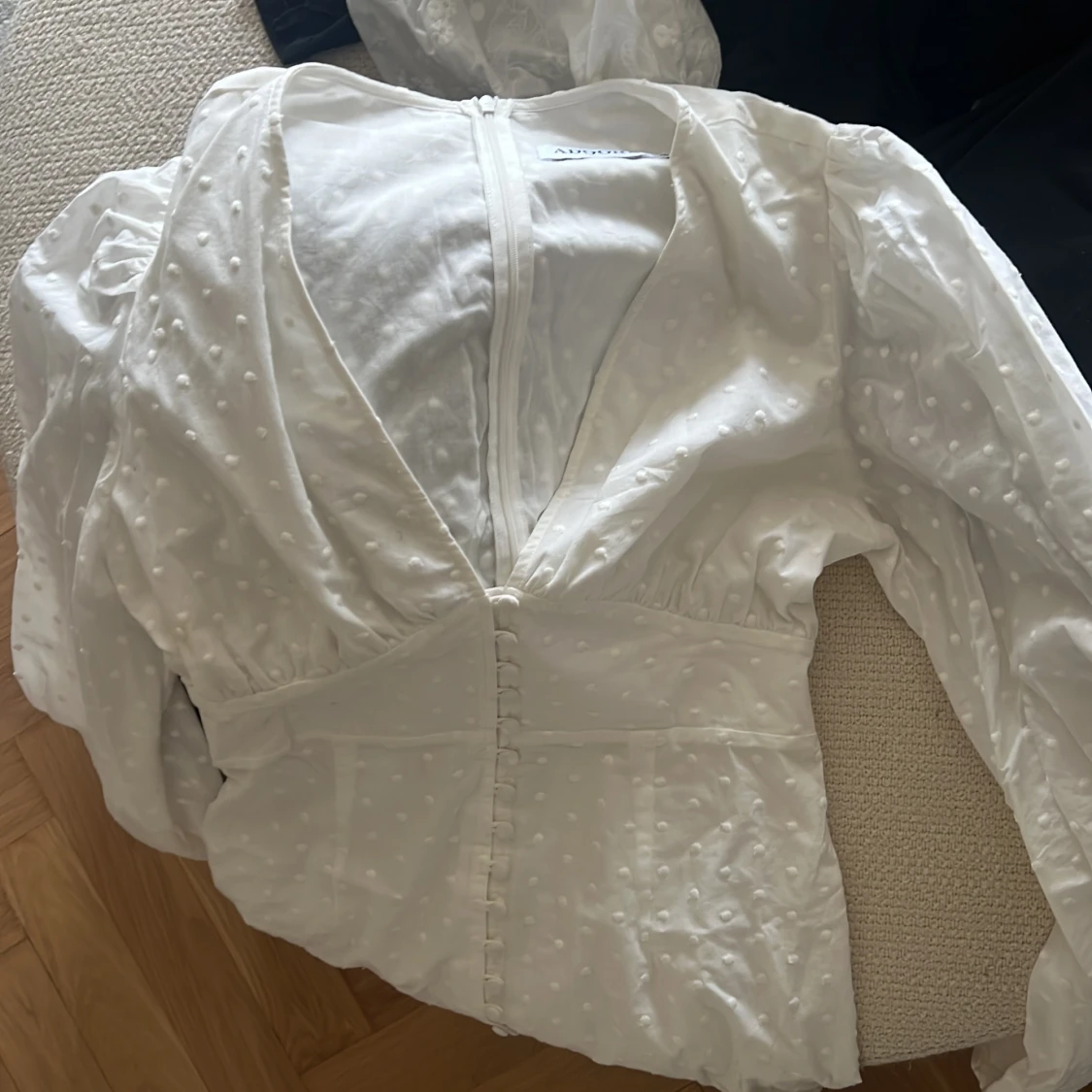 Adoore Florence klänning vit i strl 40 - 90