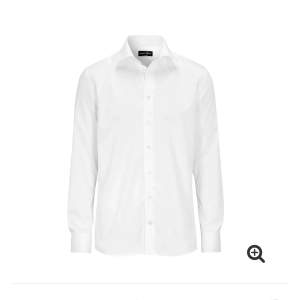 Helt ny strykfri skjorta från Ernst Alexis. Endast testad men var för stor på mig. Köpt för 900.