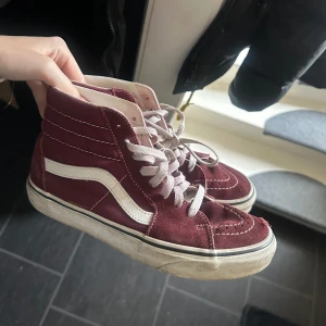 Höga vans  - Röda höga vans! Kommer ej till användning! Skriv för frågor 💓