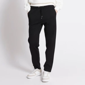 Pull on-byxa från Lager 157, storlek S - Dem har dekorationsfickor baktill och "vanliga" fickor framtill. Dem är I storlek S och är i fint skick! Det finns hundar i hemmet!