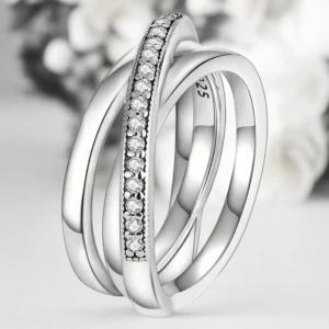 Ring i äkta silver  - Ny ring i äkta silver 925 Storl 6 Tyvärr för stor för mig Katt finns i hemmet 