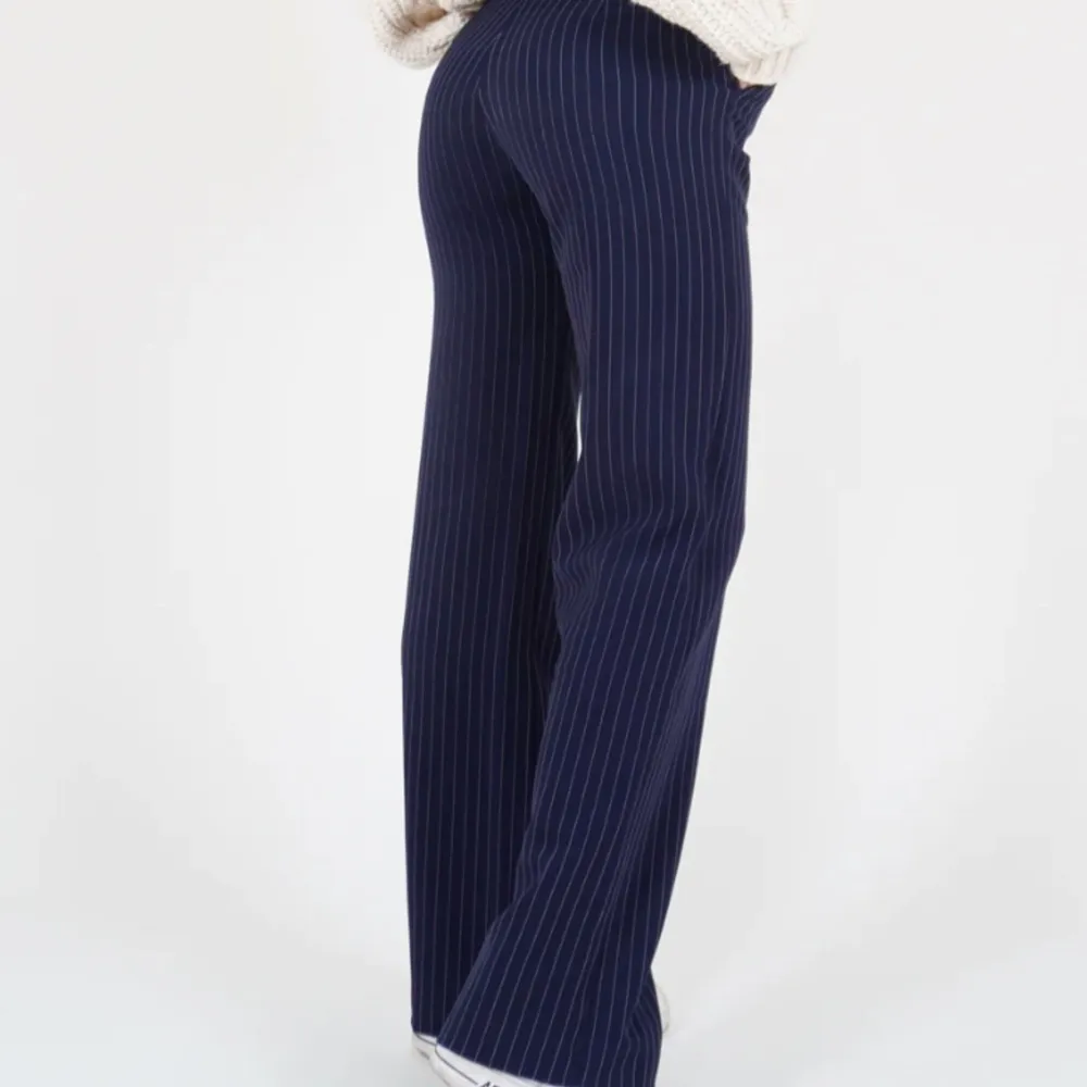 Knappt använda kostymbyxor från venderbys! Skriv gärna vid frågor:). Jeans & Byxor.