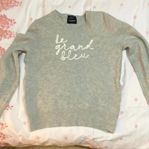 Tröja i ren merinoull (XS) -  Jättefnt skick  100% merinoull  Jättefin och varm  Rök- och djurfritt hem