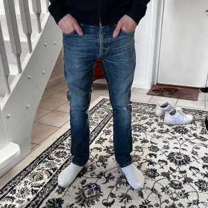 Nudie Jeans - Nudie Jeans, Modell Grim Trim. Riktigt populär modell just nu!