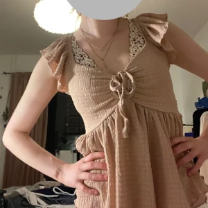 Blus från lager157 - Säljer denna populära Lager157 blusen i rosa. 😊