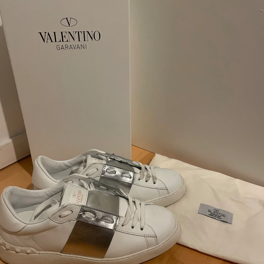 Valentino open