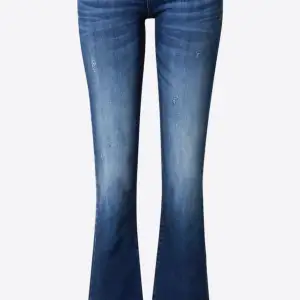 Sjukt snygga jeans, inga defekter💗 Nypris är 800, pris kan diskuteras!