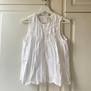 Blus - Supergullig blus som passar perfekt nu inför vår och sommar.💐💞 