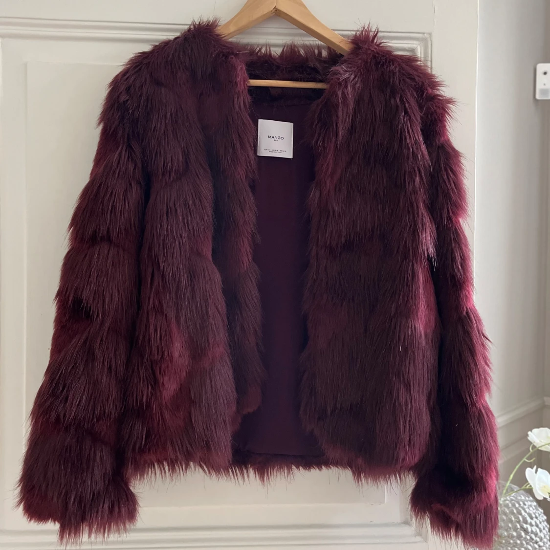Vinröd pälsjacka