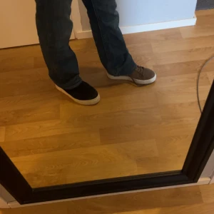 Levis 527 - Ett par snygga Levis 527 i färgen marin i bra skick! 