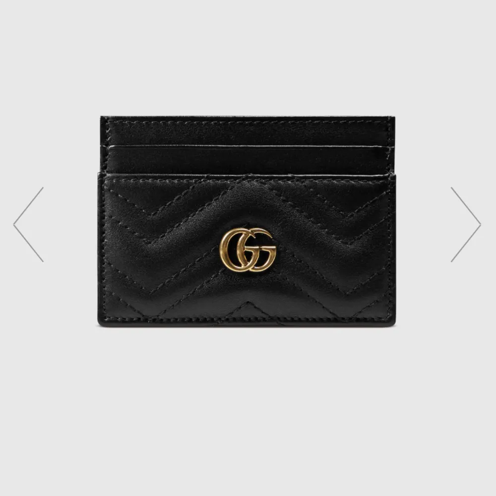 Säljer en äkta Gucci plånbok köptes för 3150 har tyvärr inte kvar kvittot eller boxen därför säljs den för billigt pris . Accessoarer.