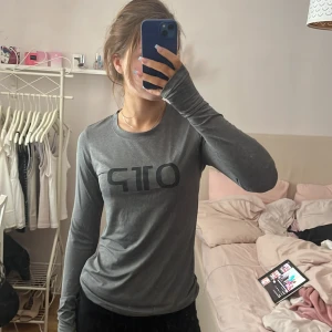 Tränings tröja  - En grå tränings tröja❤️